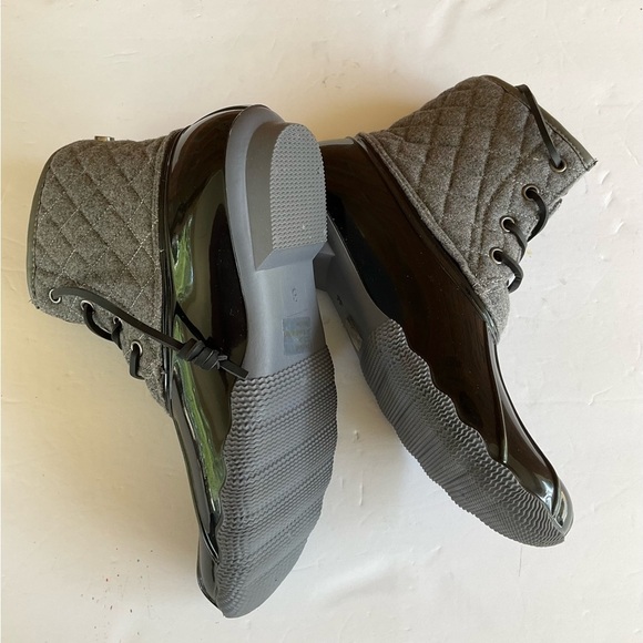 Ocean+Coast Waterproof Boots Quilted Gray Fabric Black Rubber Rain Snow 8 Medium - Picture 10 of 10